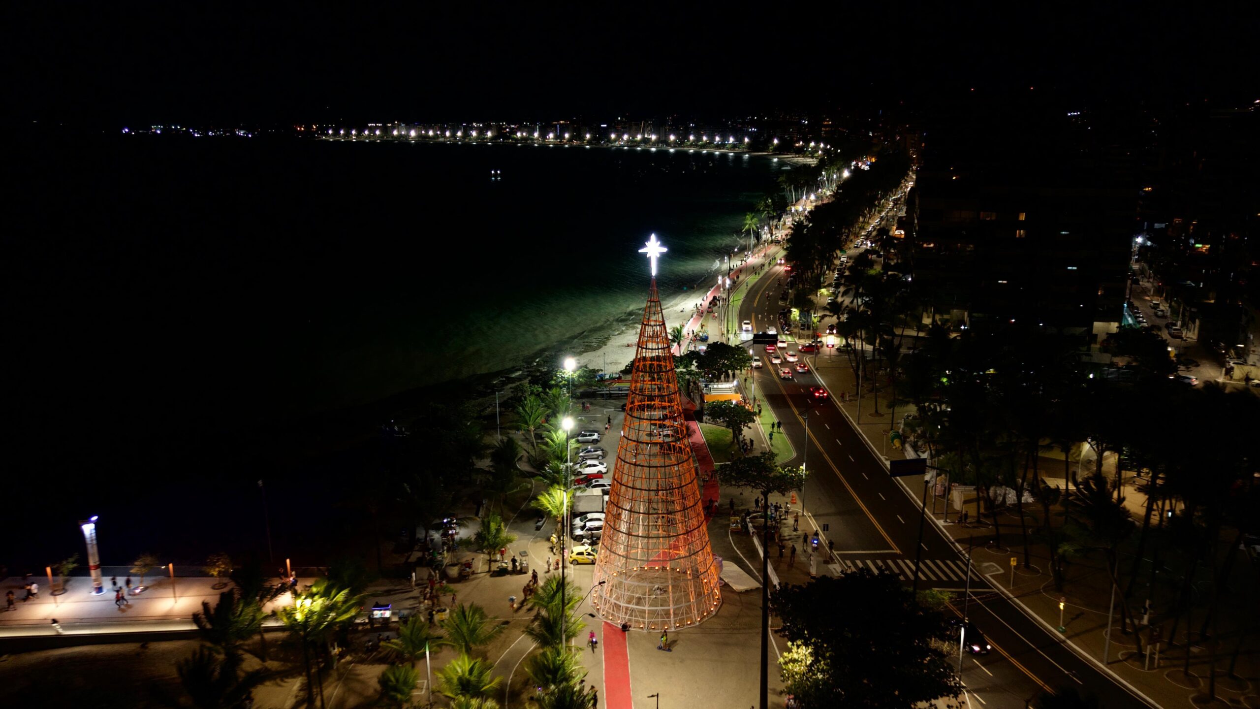 Orla de Maceió com decoração de Natal Foto Itawi Albuquerque Secom Maceió